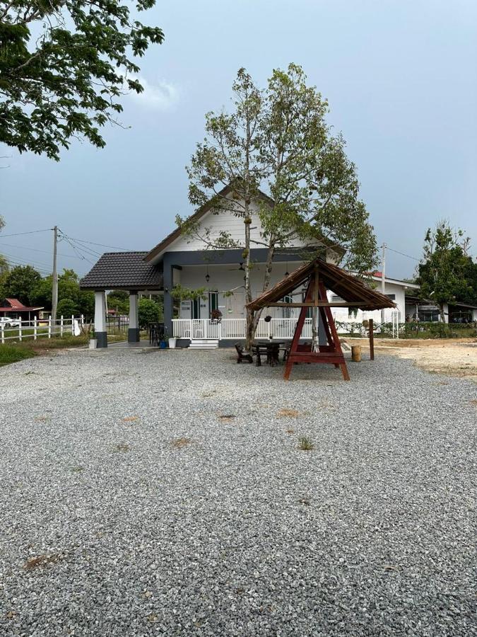 D'Lamar Homestay Pendang Екстер'єр фото