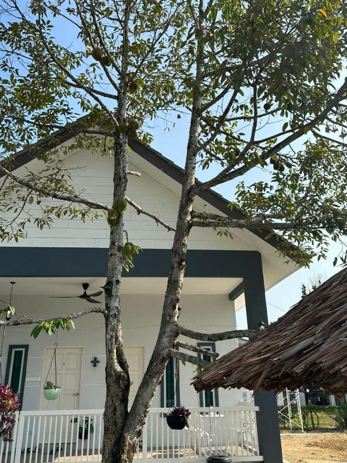D'Lamar Homestay Pendang Екстер'єр фото